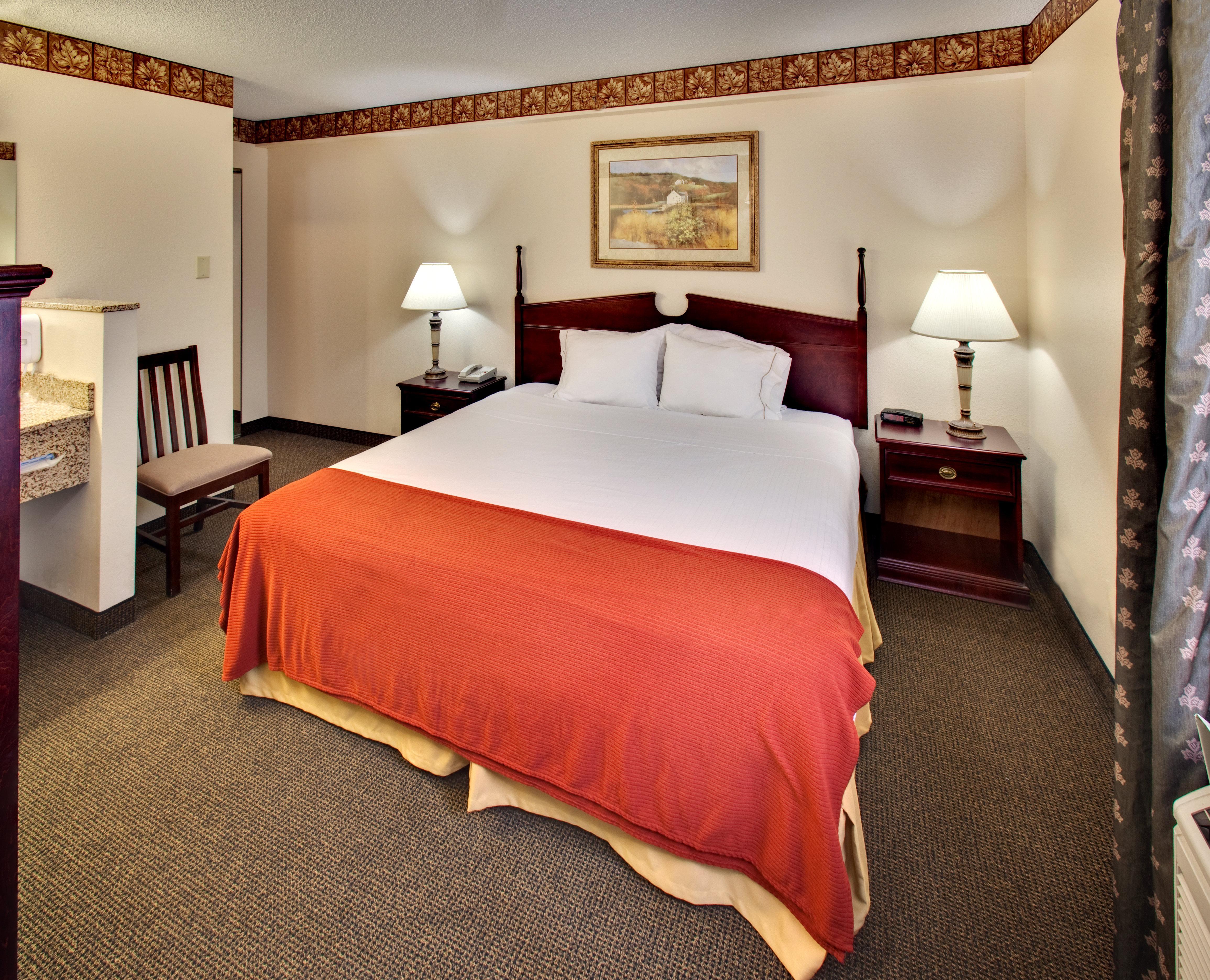 Best Western Watertown Inn & Suites Екстериор снимка