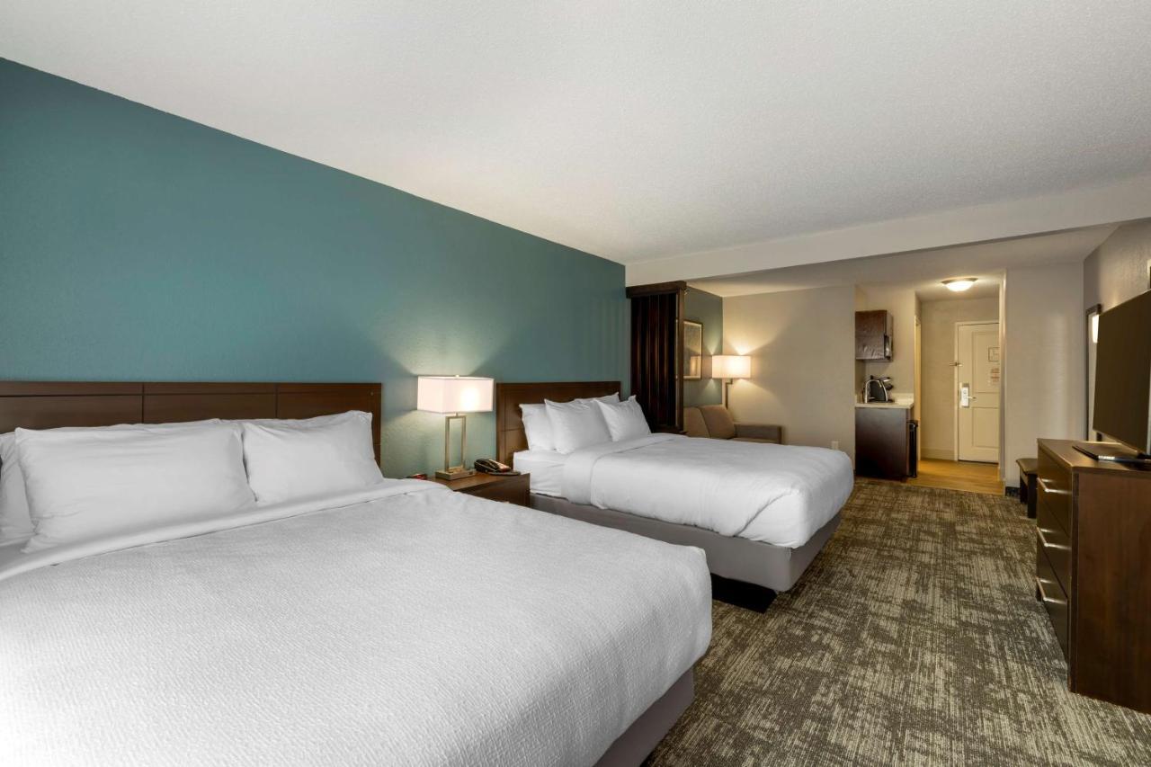Best Western Watertown Inn & Suites Екстериор снимка