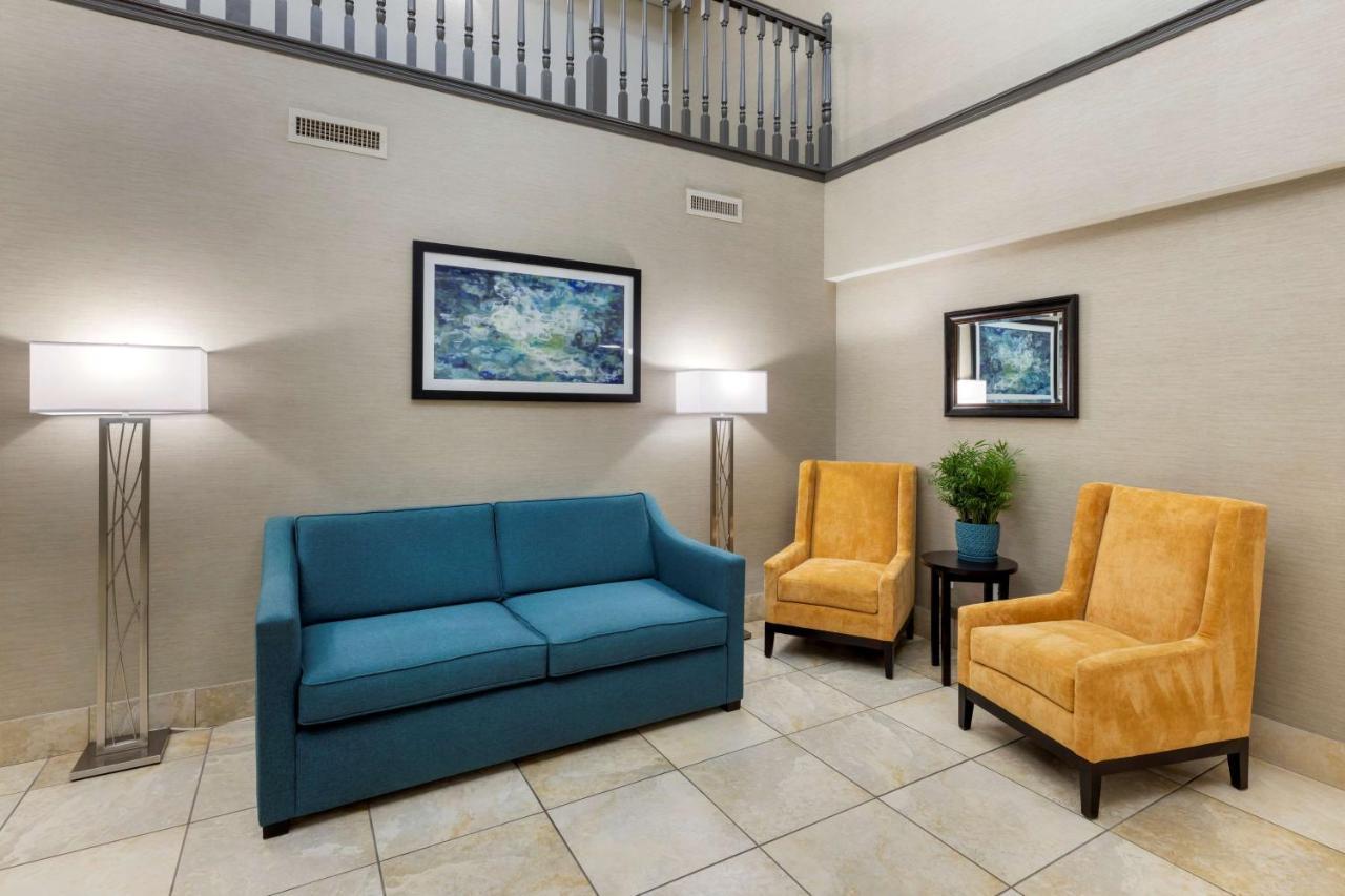 Best Western Watertown Inn & Suites Екстериор снимка