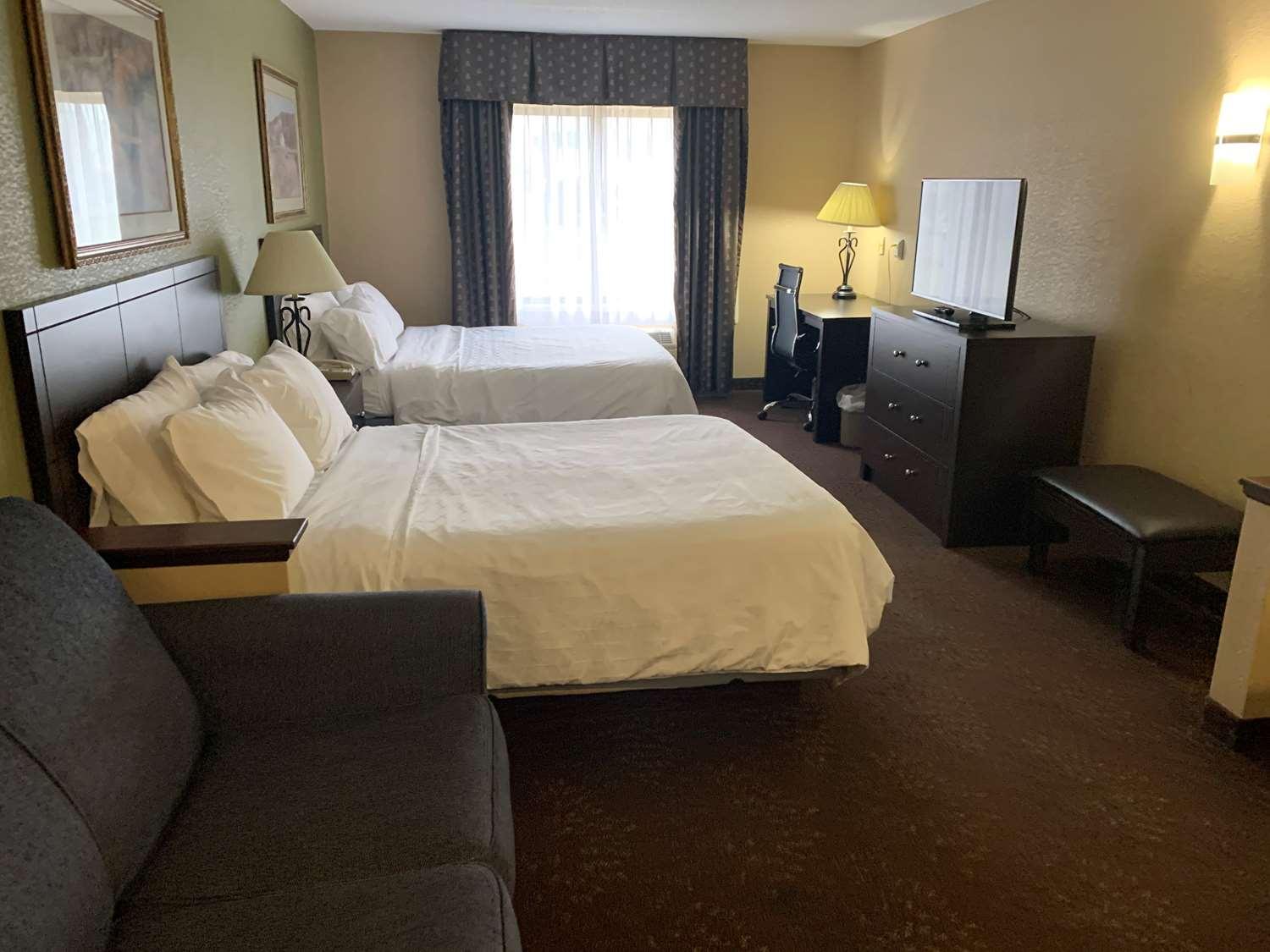 Best Western Watertown Inn & Suites Екстериор снимка