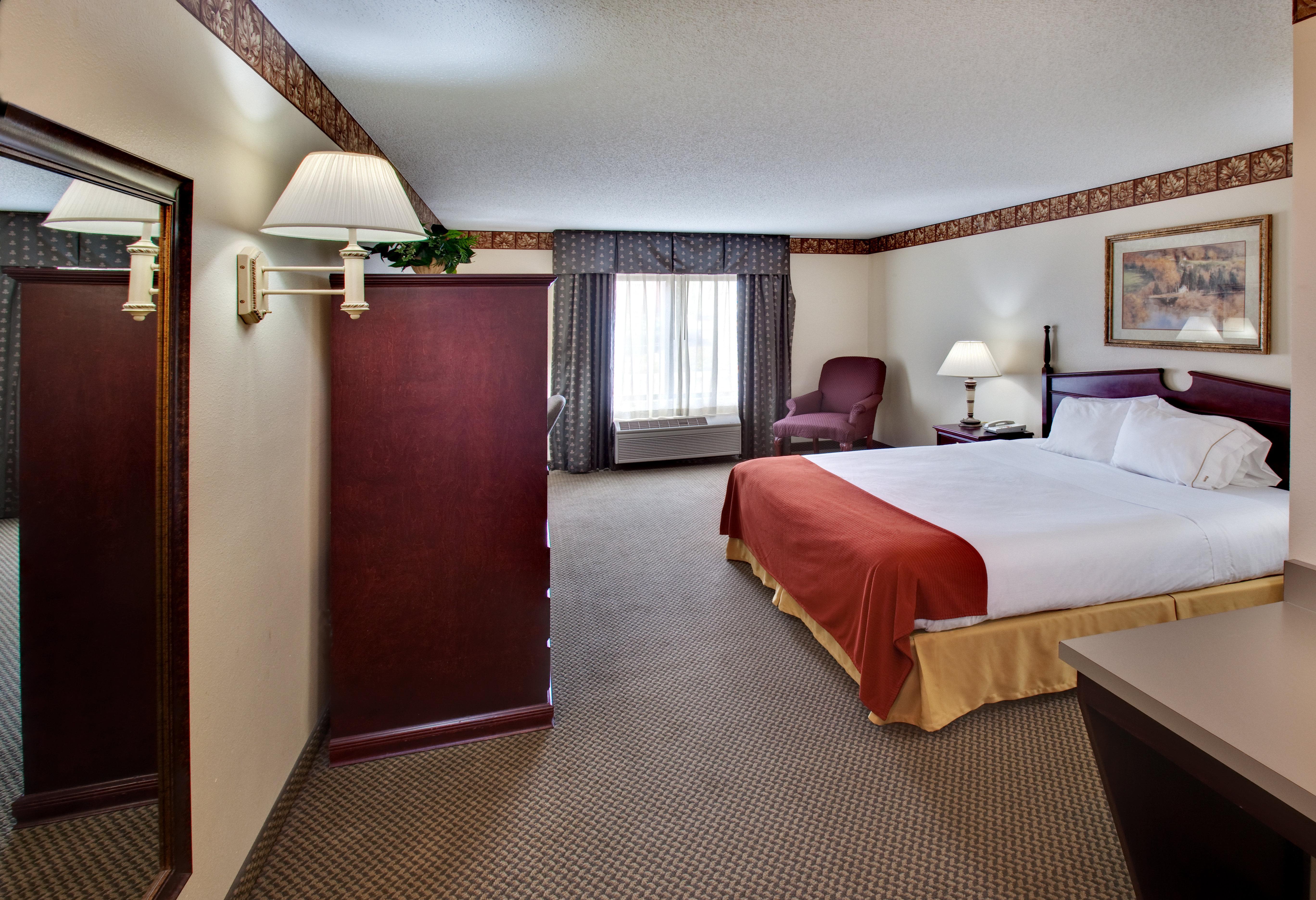 Best Western Watertown Inn & Suites Екстериор снимка