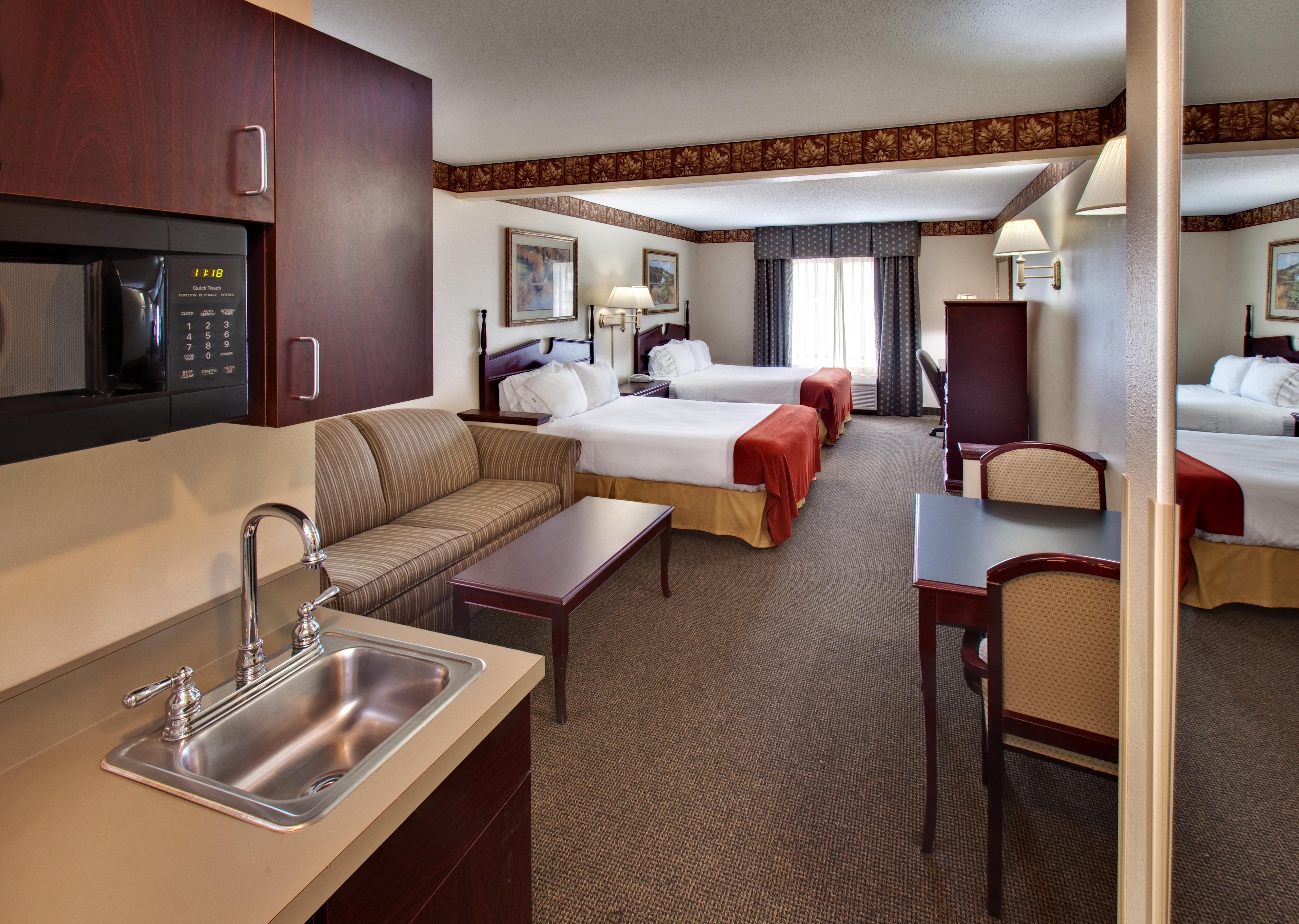 Best Western Watertown Inn & Suites Екстериор снимка