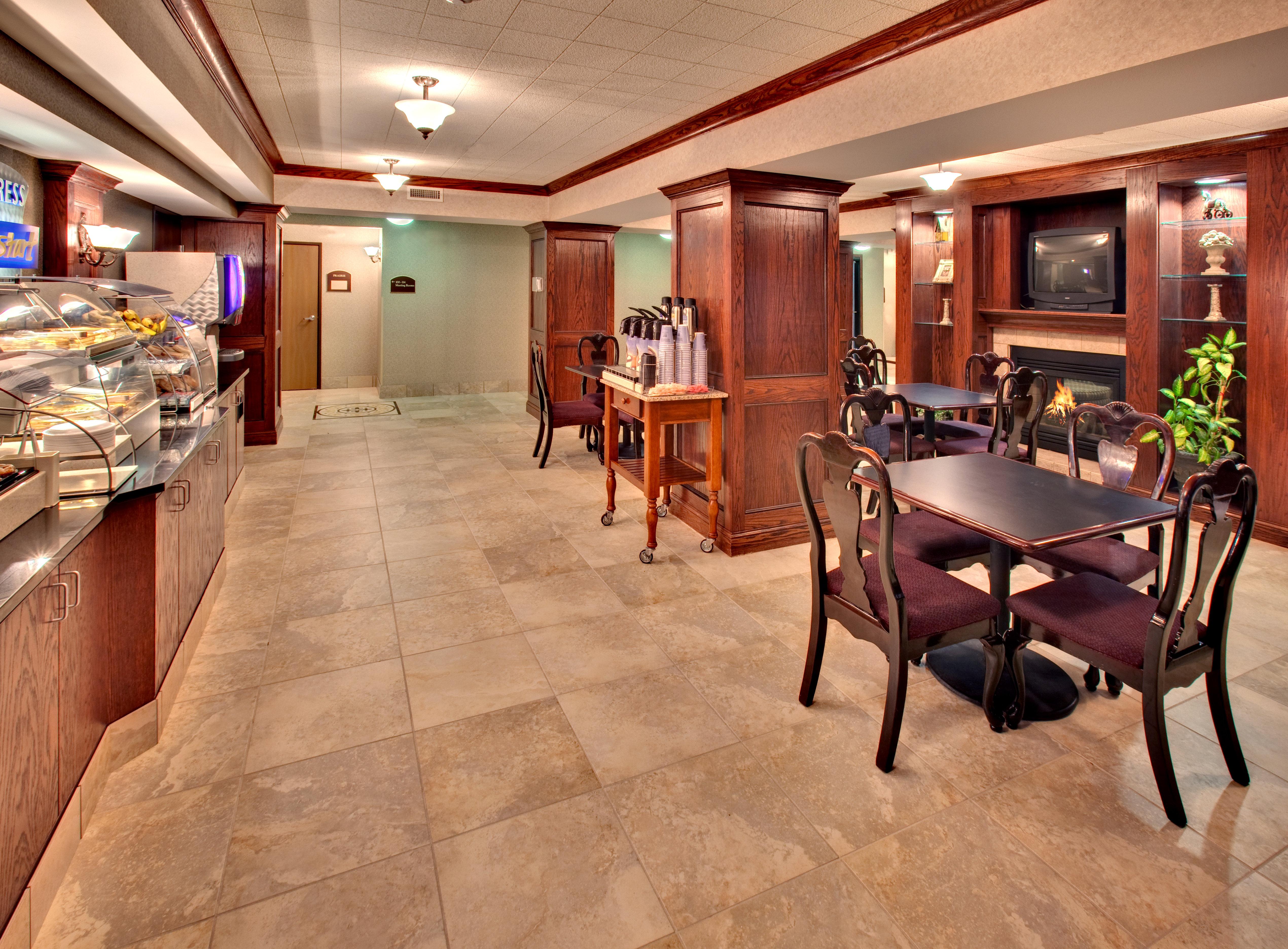 Best Western Watertown Inn & Suites Екстериор снимка
